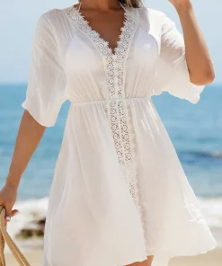 Rochie de plajă albă din material vaporos cu dantelă decorativă Sofia